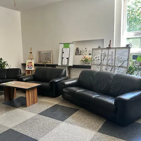 Schronisko Młodzieżowe Oleandry-3